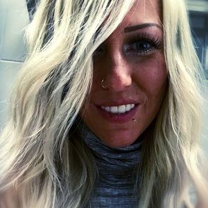 Meet your Posher, Carla